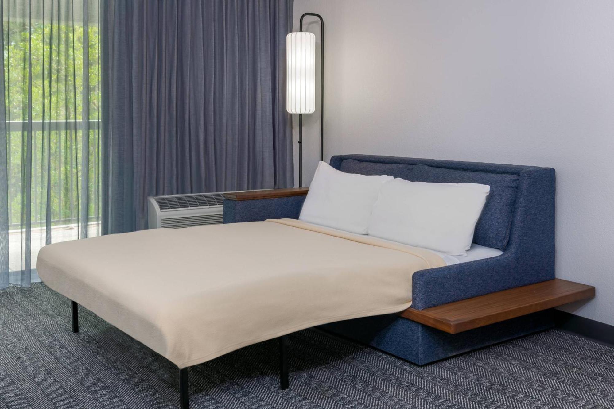 Courtyard Tallahassee North/I-10 Capital Circle Экстерьер фото