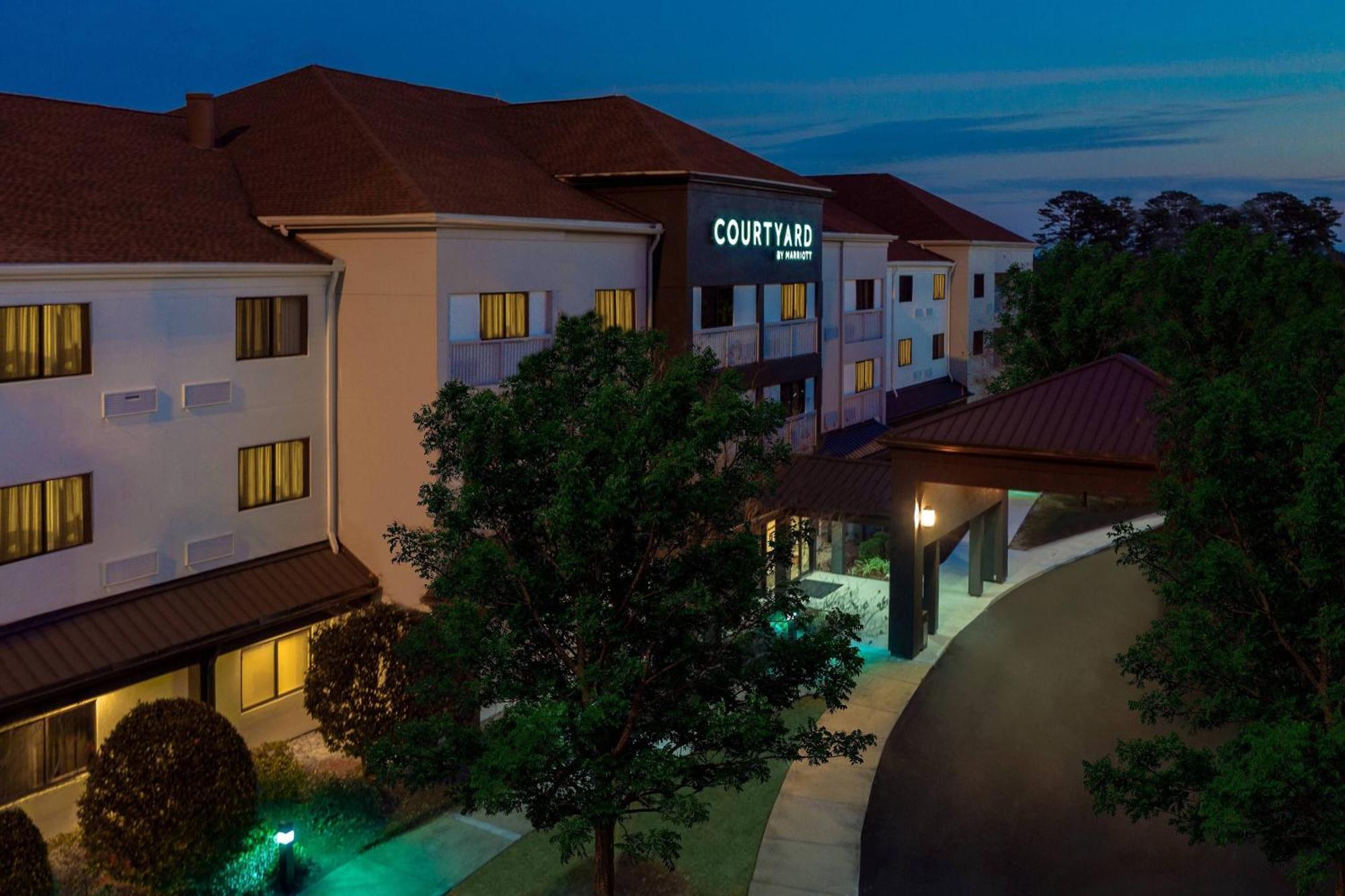 Courtyard Tallahassee North/I-10 Capital Circle Экстерьер фото